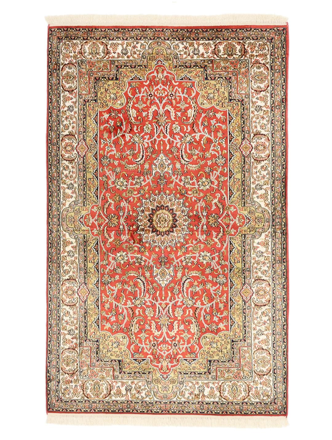 Handgeknoopt Kashmir zijden tapijt uit India met een levendig rood bloemendesign.
