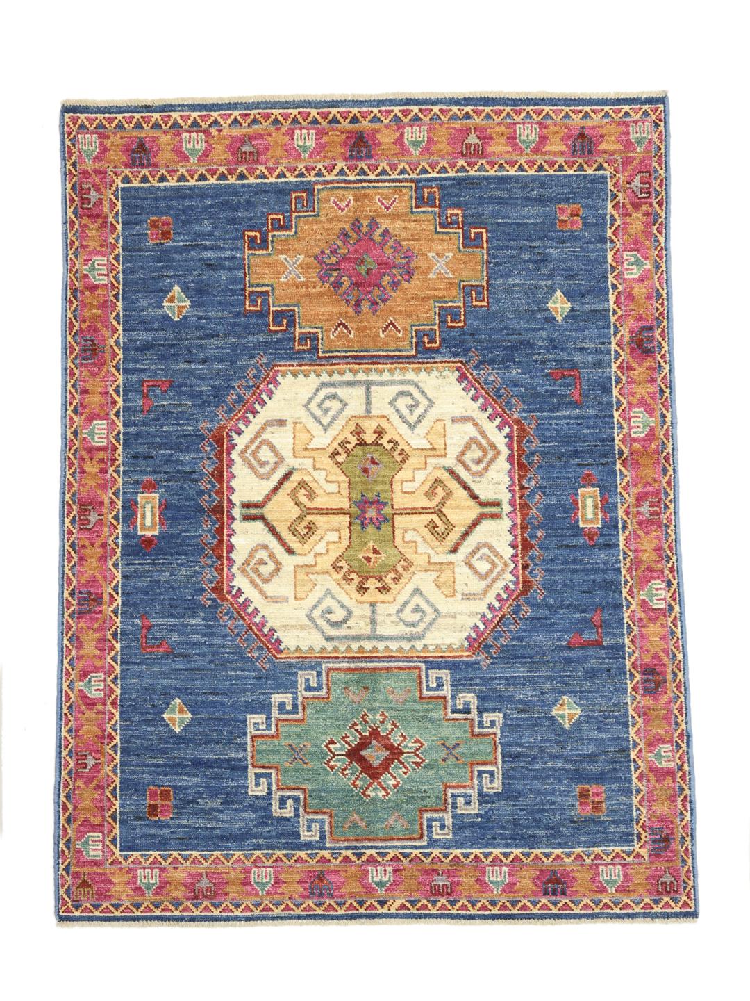 Handgeknoopt Afghaans Kazak-tapijt met een levendig veelkleurig geometrisch patroon op een blauwe ondergrond.