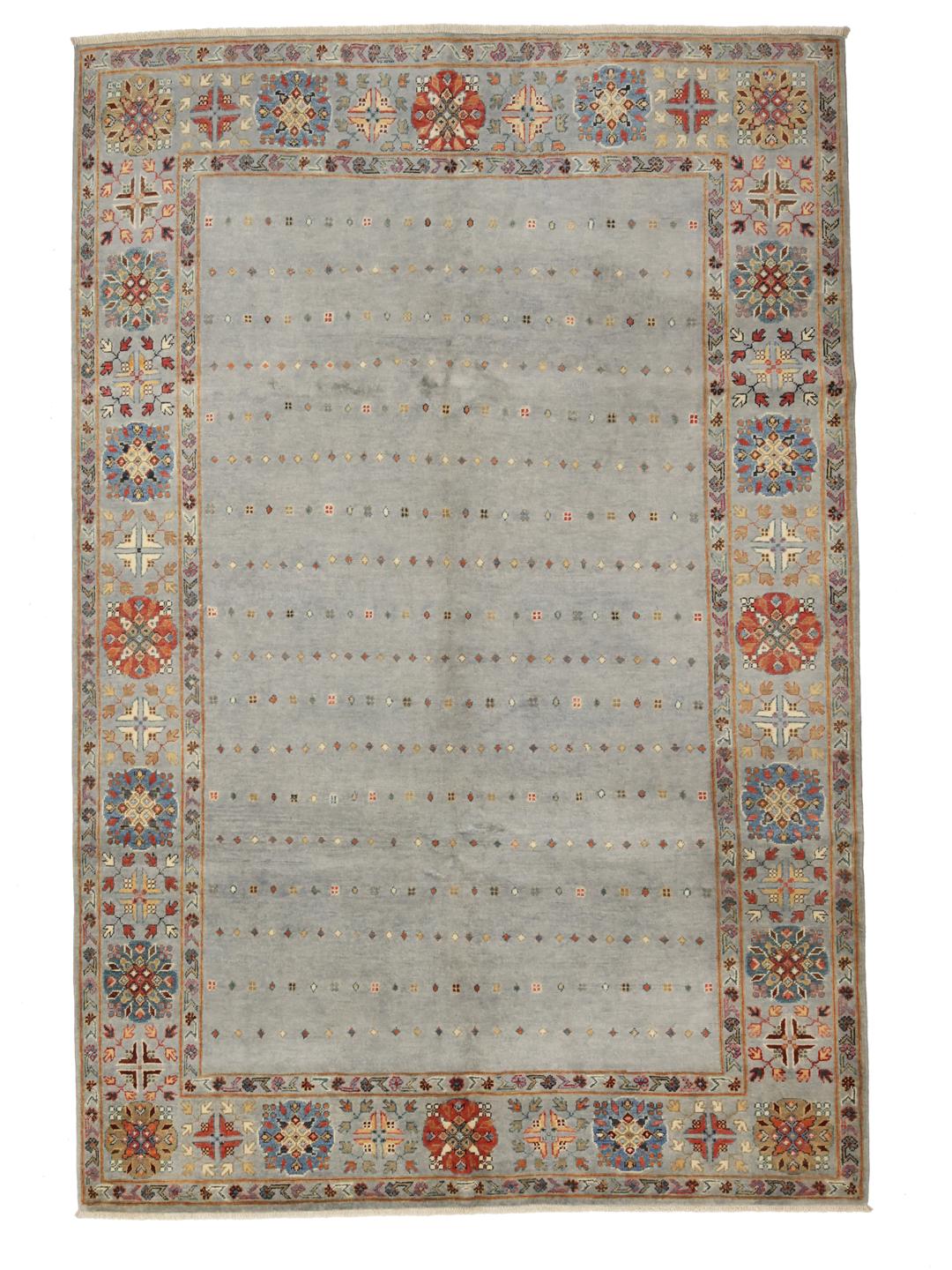 Tapis afghan noué à la main avec un champ bleu clair et des bordures décoratives