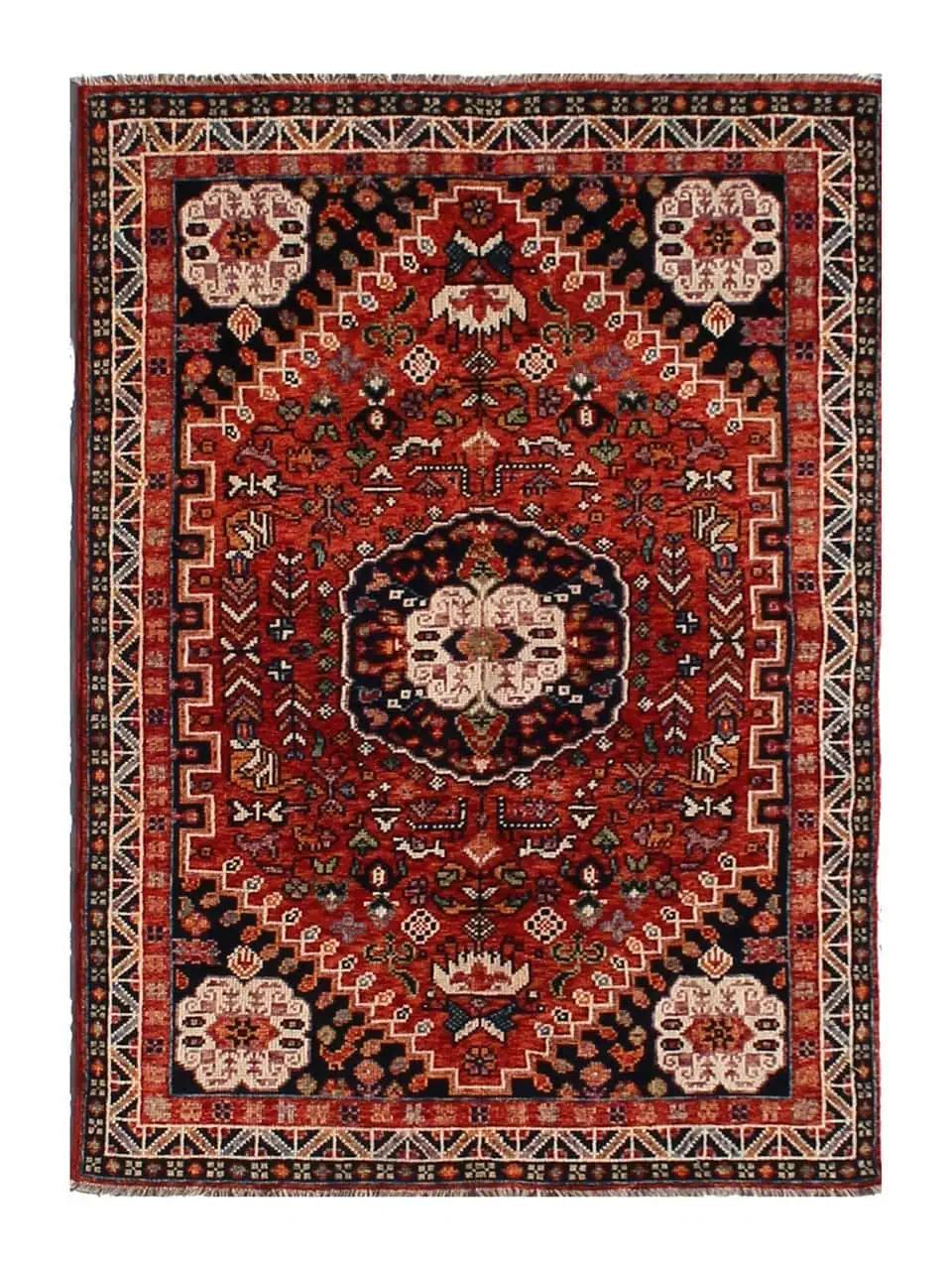 Covor Kazak înnodat manual din Afganistan, cu un design geometric vibrant în nuanțe de roșu și negru.