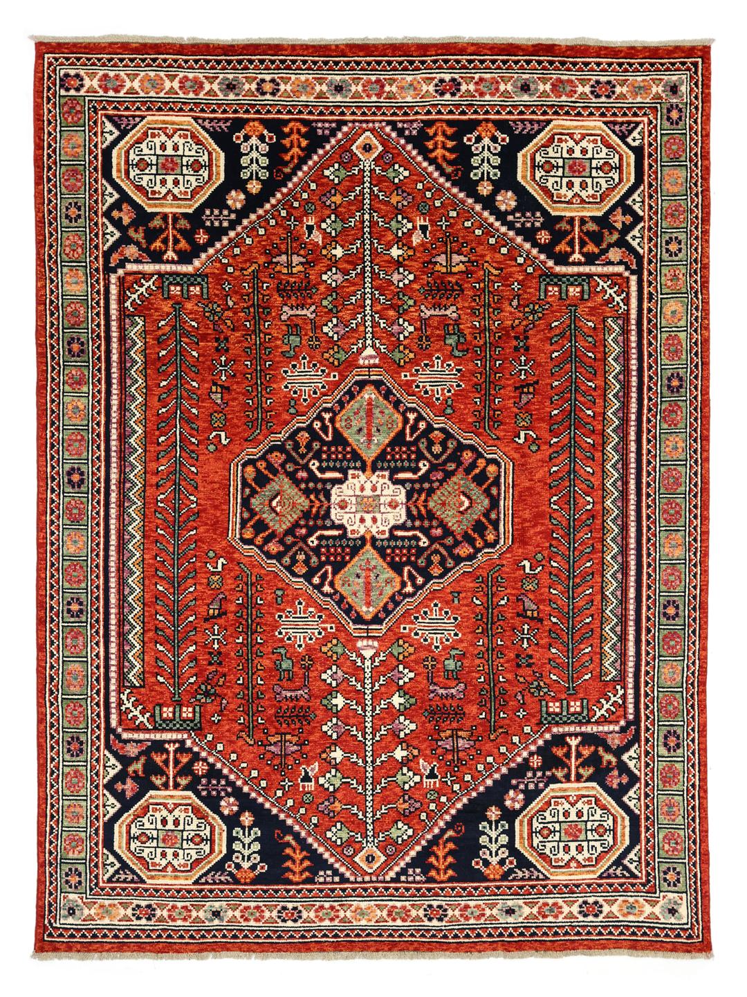 Un covor afgan Kazak înnodat manual, cu un câmp roșu închis și modele geometrice