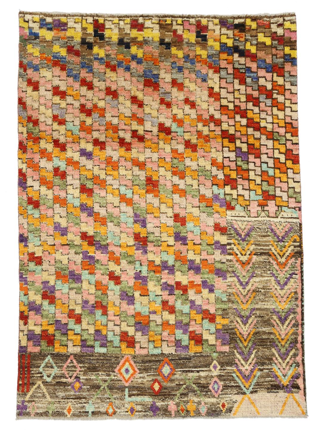 Håndknyttet afghansk tæppe med et farverigt geometrisk design