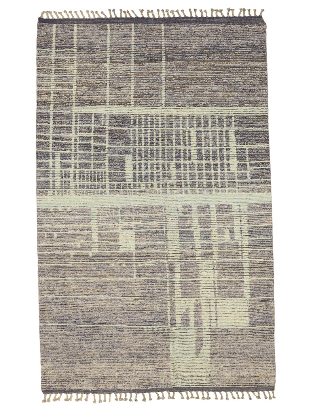 Handgeknoopt Afghaans tapijt met een geometrisch rasterpatroon in grijze en beige tinten.