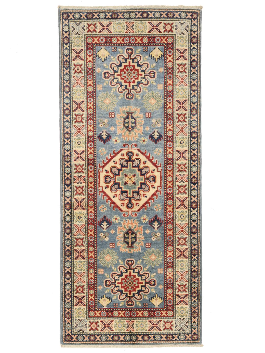 Handgeknüpfter Kazak-Läufer mit blauem Grund und geometrischen Medaillonmustern