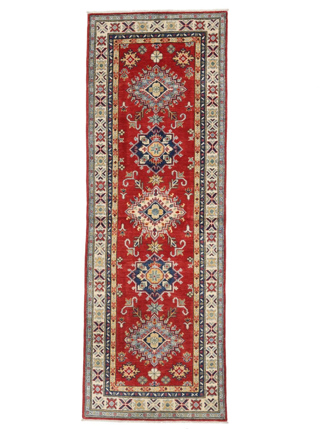 Ein langer, roter, handgeknüpfter Kazak-Läufer mit geometrischen Medaillons aus Afghanistan.