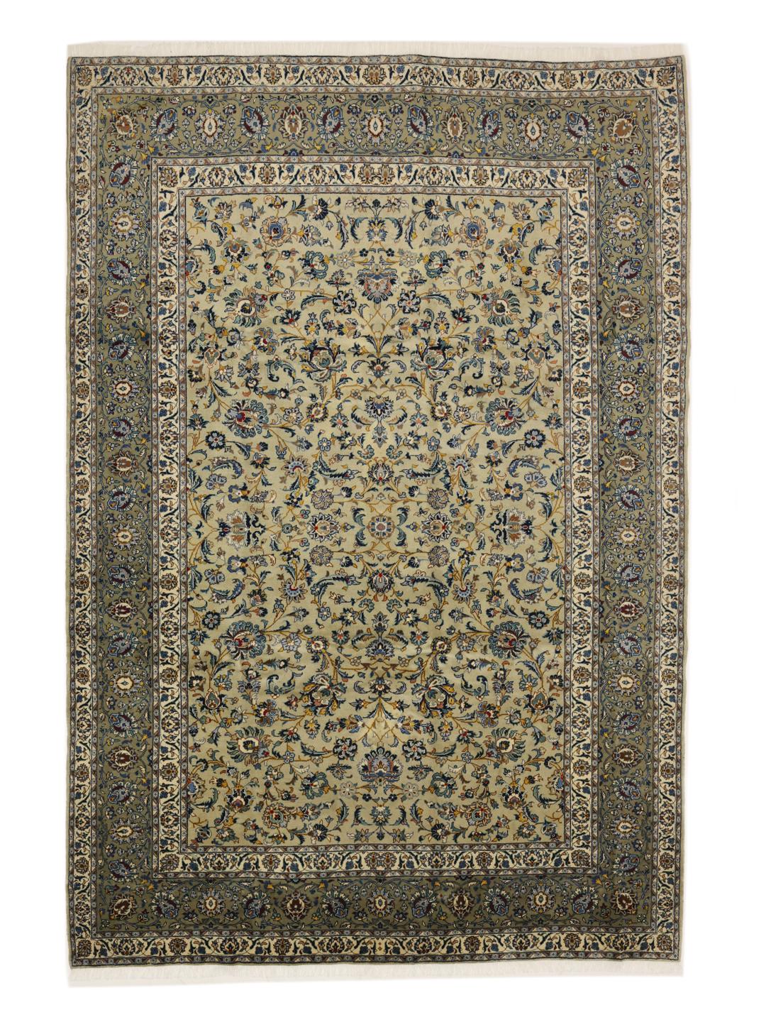 Handgeknoopt Keshan-tapijt uit het Midden-Oosten in beige met bloemmotieven