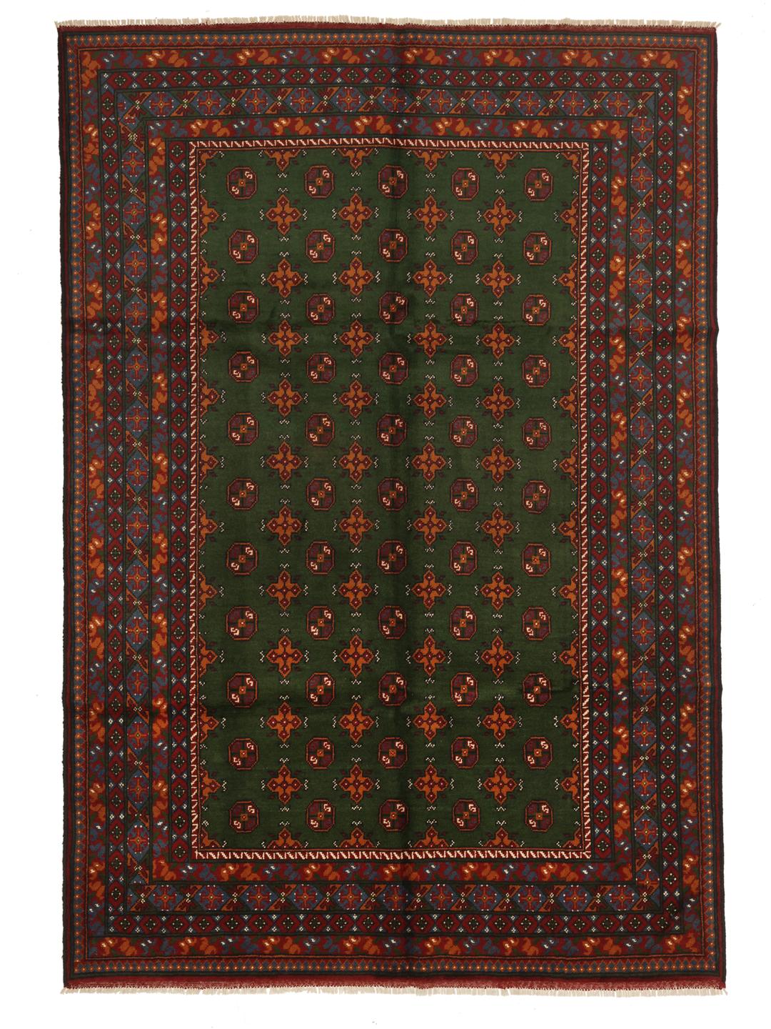 Håndknyttet Afghan Akhche-tæppe med en dybgrøn flade og traditionelle geometriske motiver.