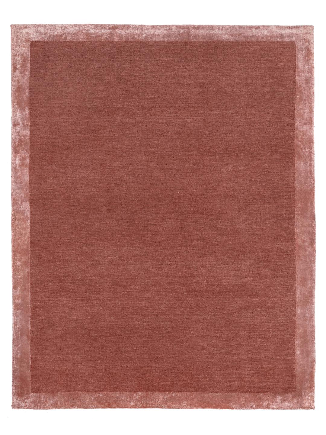 Rood tapijt met een brede rand