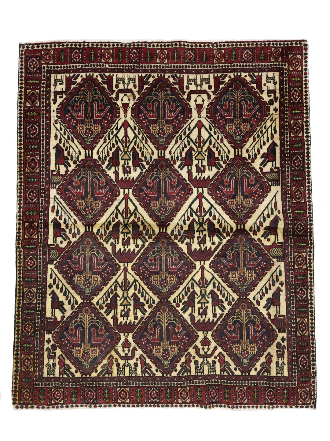 Handgeknoopt Afshar Shahre Babak vloerkleed met complexe geometrische motieven in rode en beige tinten