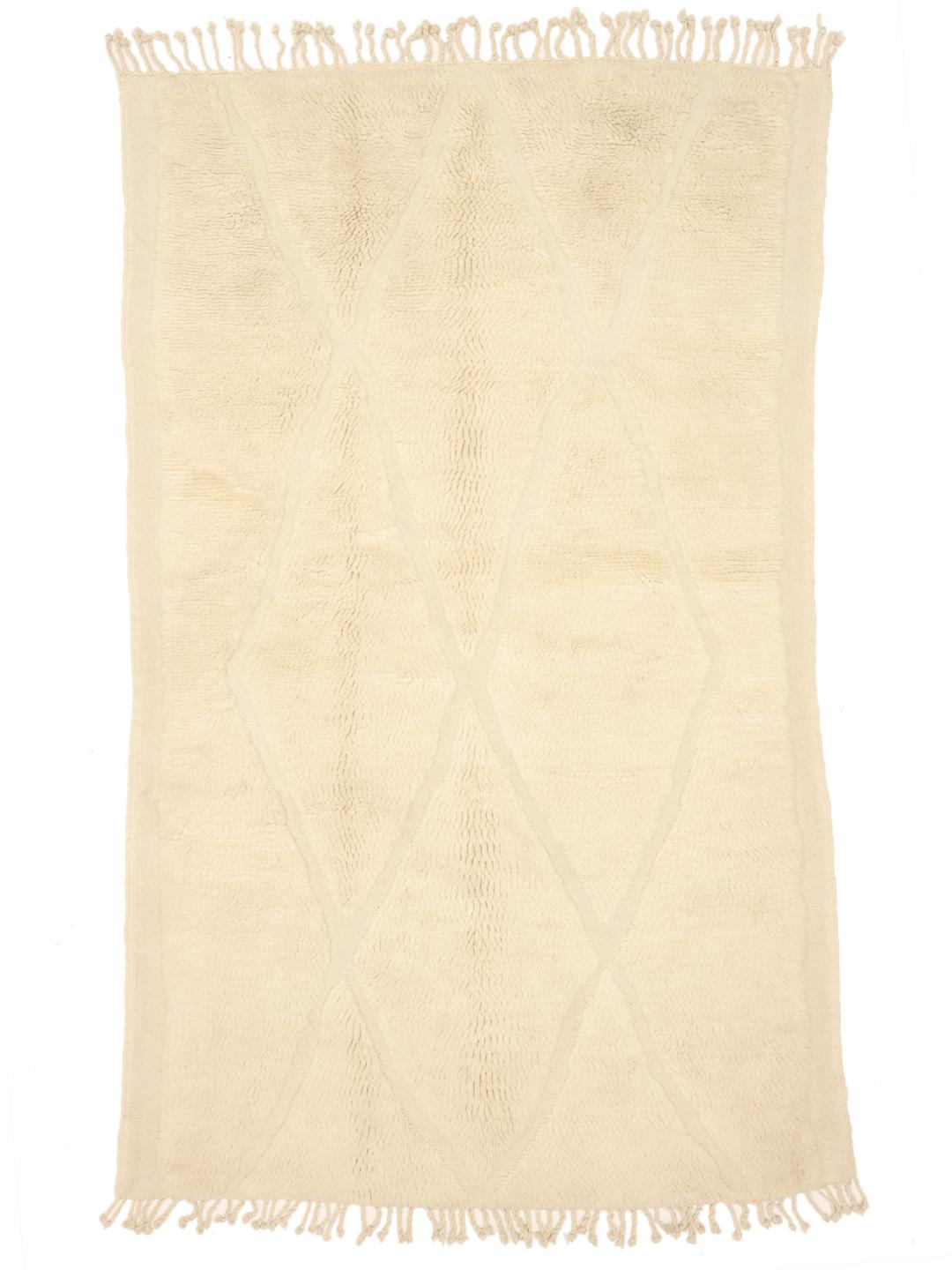 Håndknyttet marokkansk Beni Ourain-tæppe i en neutral beige tone med et diamantmønster