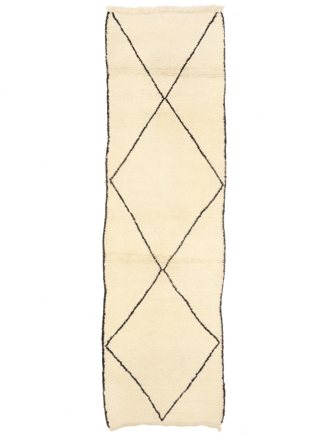 Tapis de couloir marocain noué à la main avec un motif losange dans des tons beige et sombres