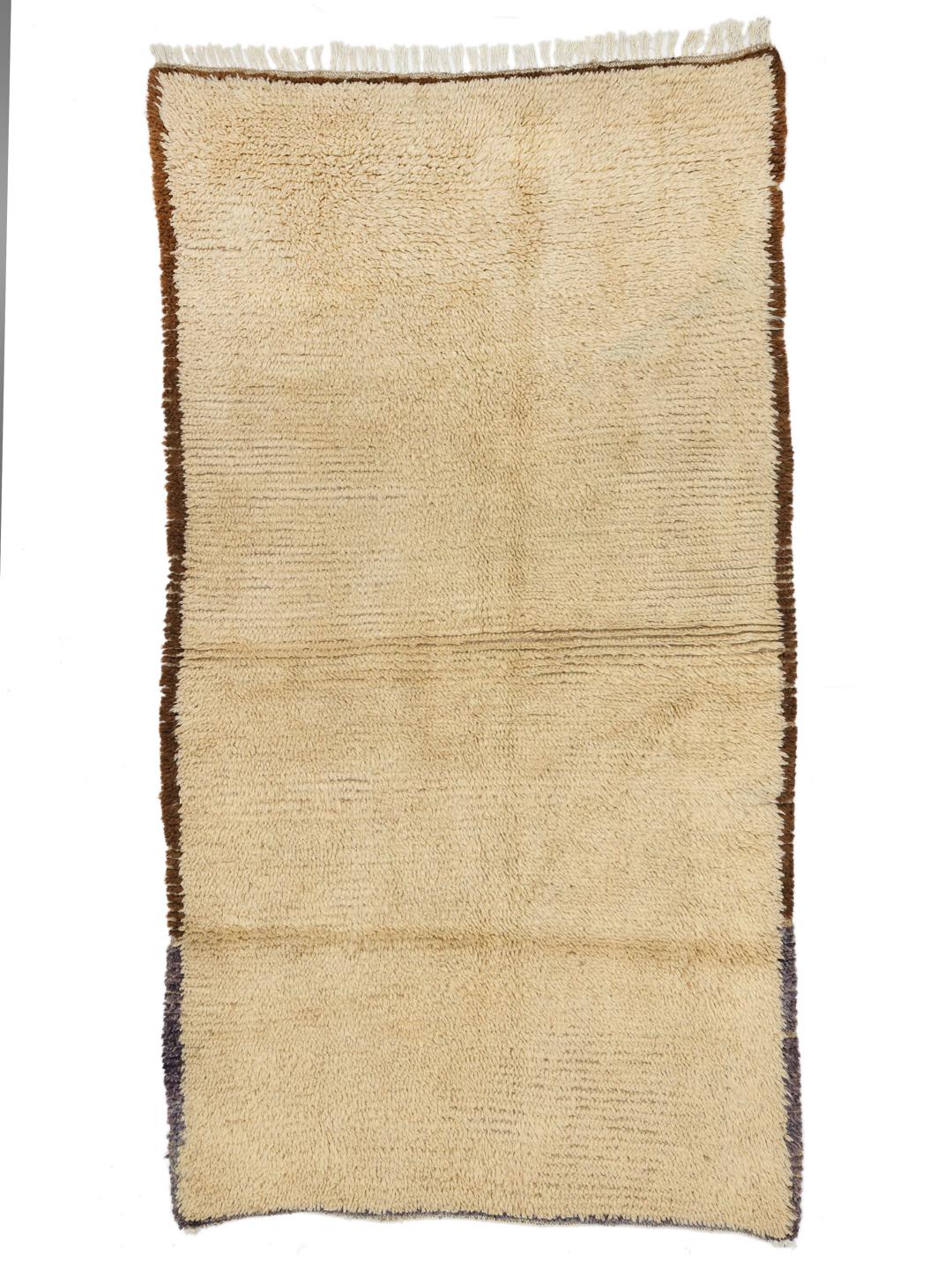 Handgeknüpfter Vintage Berber Marokkanisch Teppich in Beige mit braunen und violetten Kanten