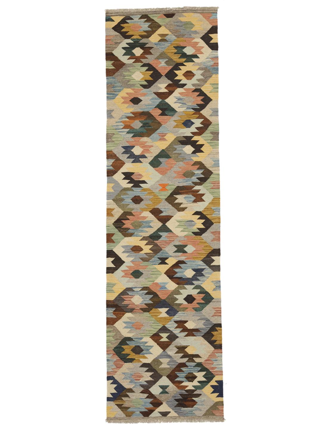 Handgemaakte Afghaanse loper met geometrische patronen in beige en meerdere kleuren.
