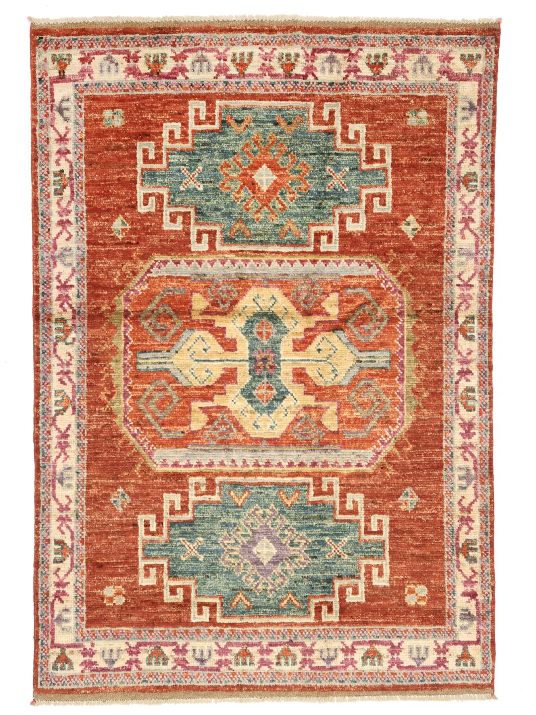 Handgeknüpfter Kazak-Teppich aus dem Nahen Osten mit rotem Feld und geometrischen Motiven