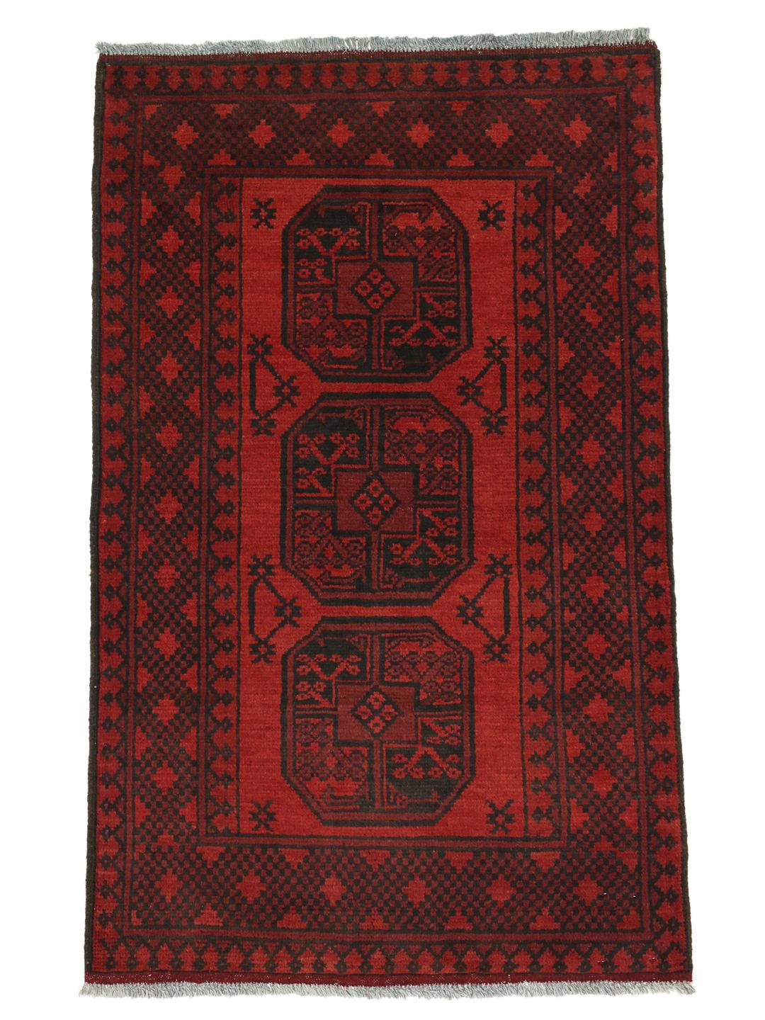 Afghansk tæppe i mørkerød med traditionelle motiver